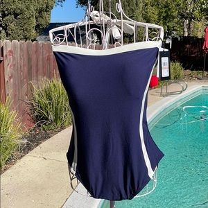 DKNY One Piece swimsuit Navy/Wt trimSize 12 NWT